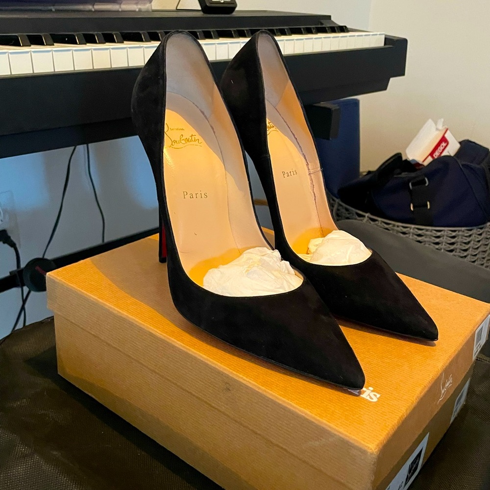 Christian Louboutin So Kate Pumps: Size EU 42.